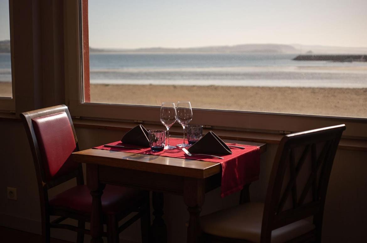 Hotel & Restaurant De La Plage Crozon Exterior photo
