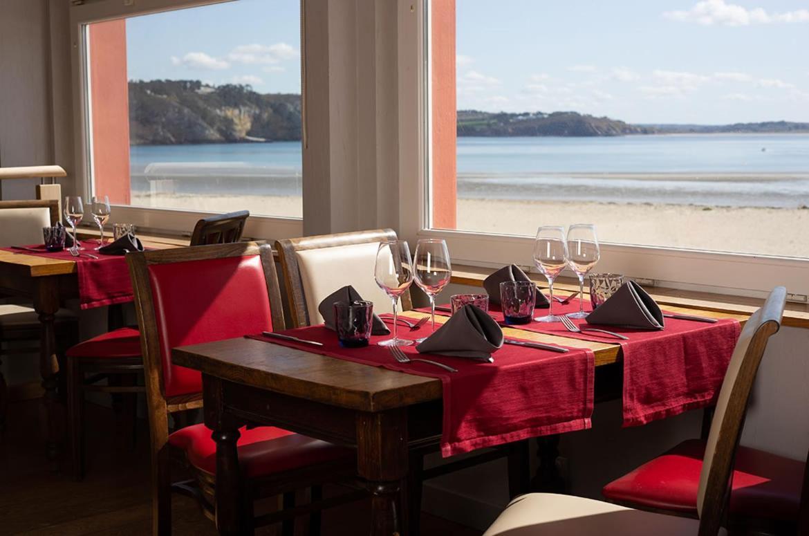 Hotel & Restaurant De La Plage Crozon Exterior photo